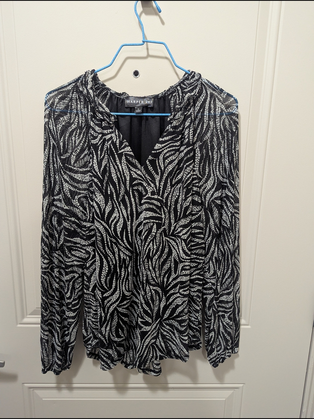 Harper Black & White V-Neck Long Sleeve Blouse